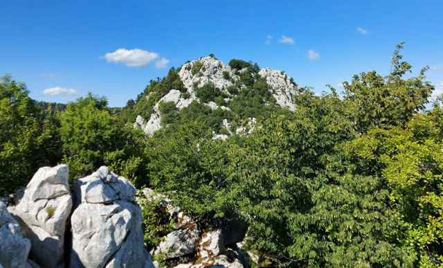 Kosinjski vrh iznad Donjeg Kosinja/Snimio Ivan Mance                                                                                                                                                                                                      